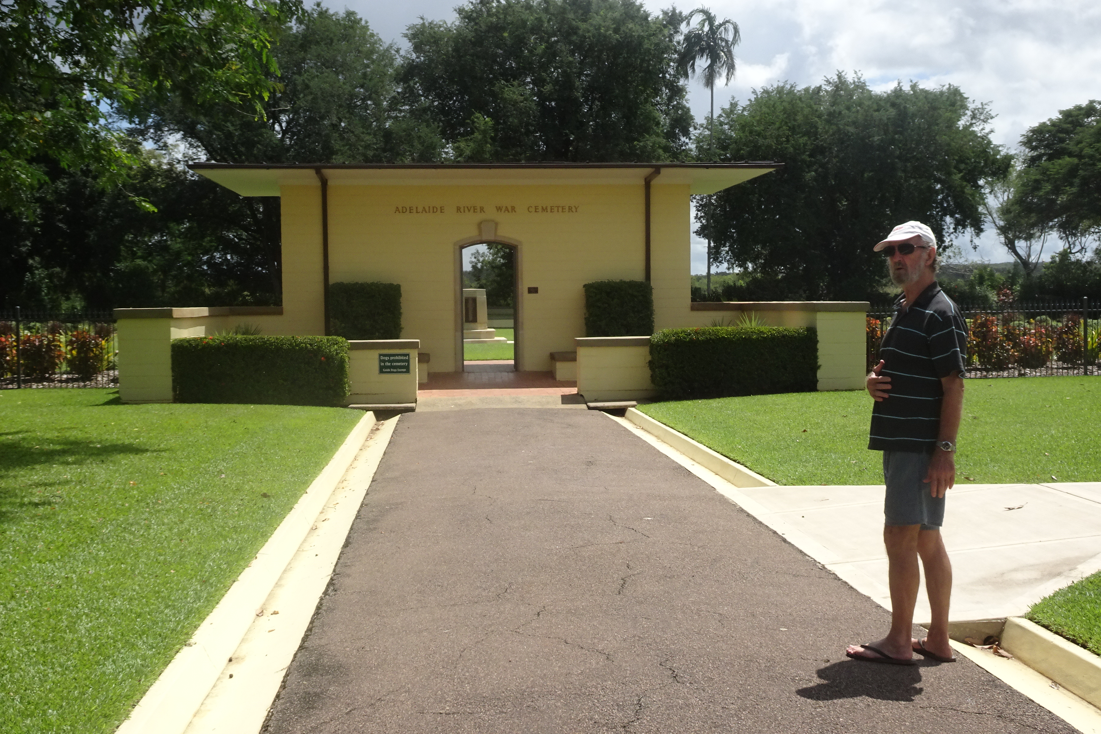 Adelaide River War Cemetery (1)